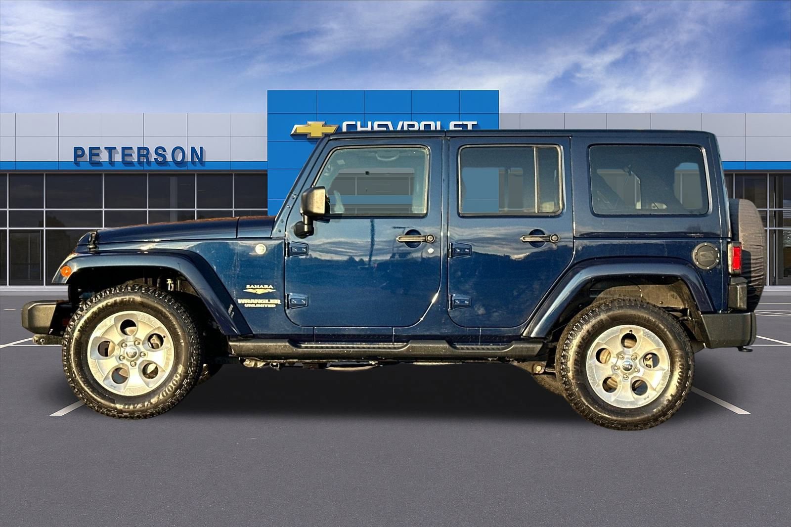 Used 2013 Jeep Wrangler Unlimited Sahara w/ Connectivity Group image 7