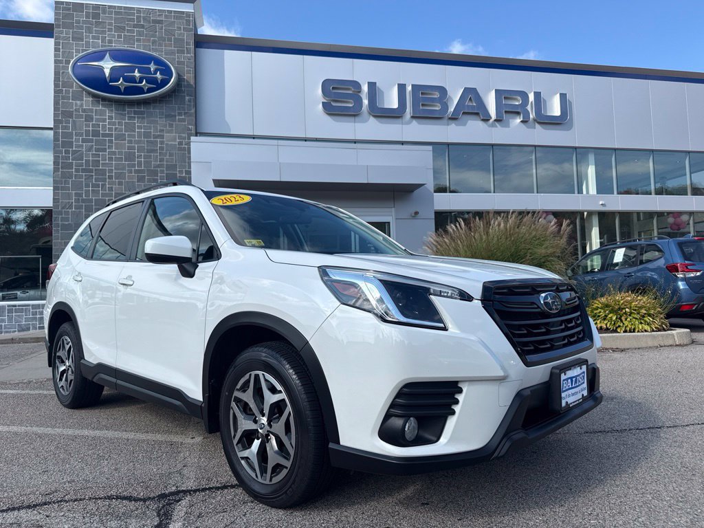 Used 2023 Subaru Forester Premium AWD/4WD image 1