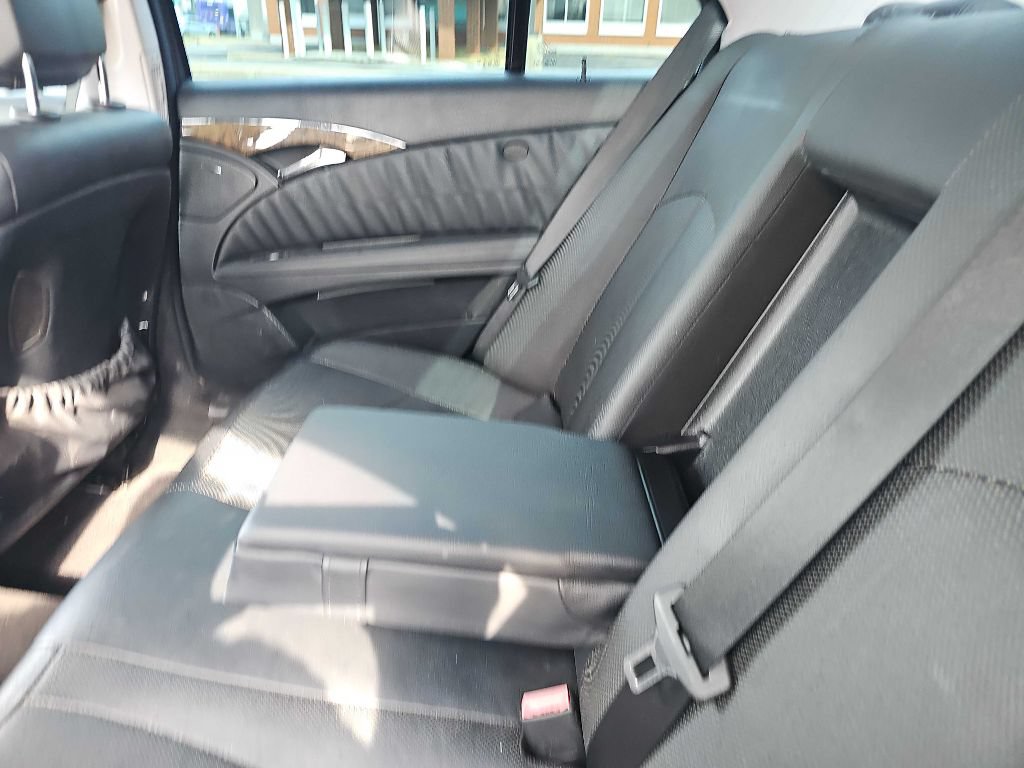 Used 2008 Mercedes-Benz E 550 Sedan image 30