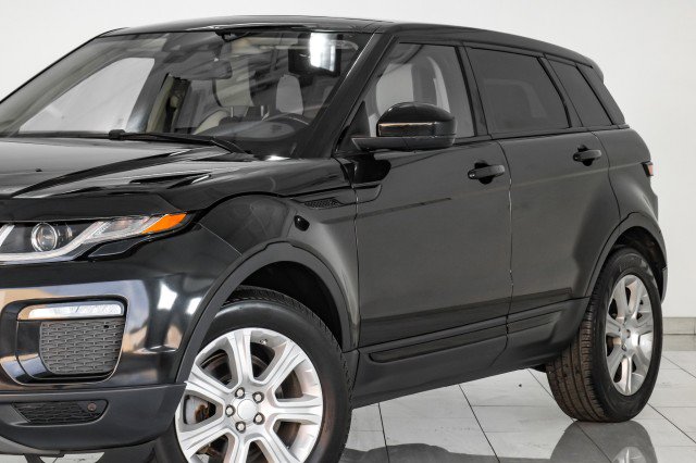 Used 2017 Land Rover Range Rover Evoque SE Premium image 58