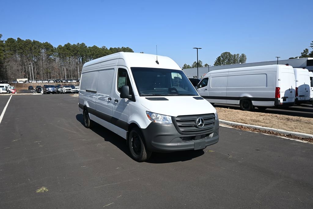 Used 2025 Mercedes-Benz Sprinter 2500 image 21