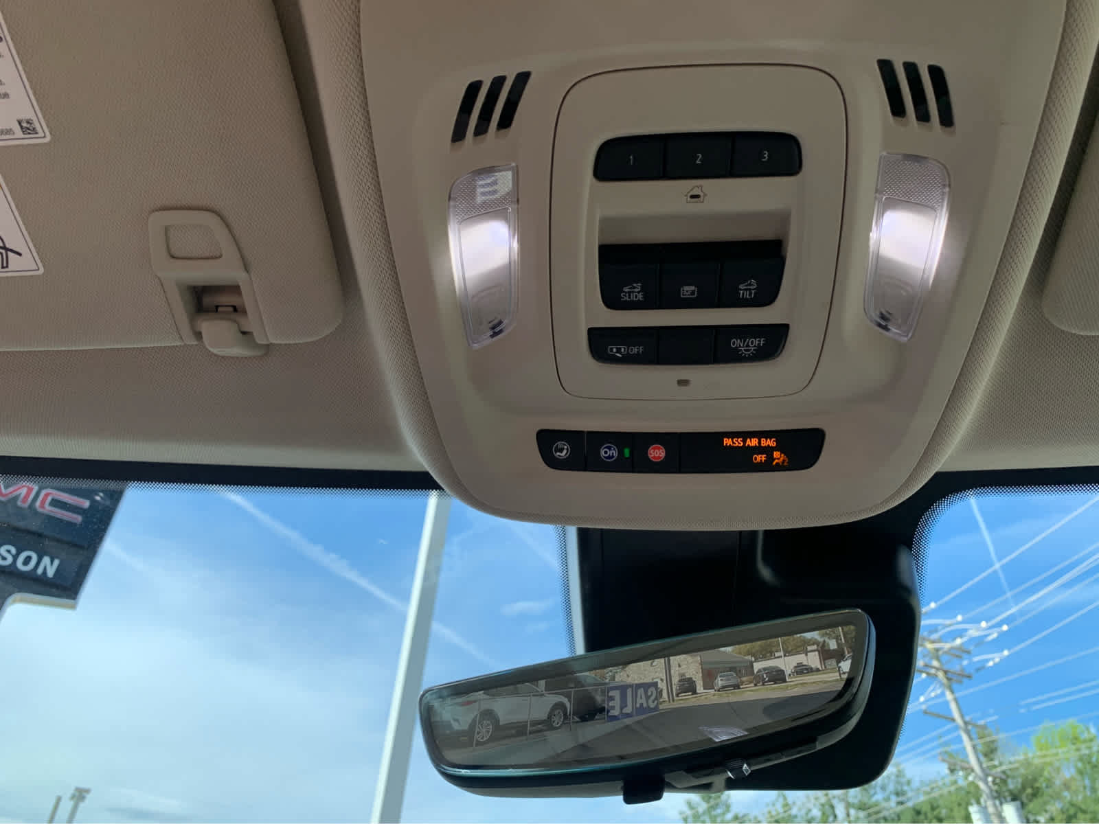 Used 2023 Buick Envision Avenir AWD/4WD image 23