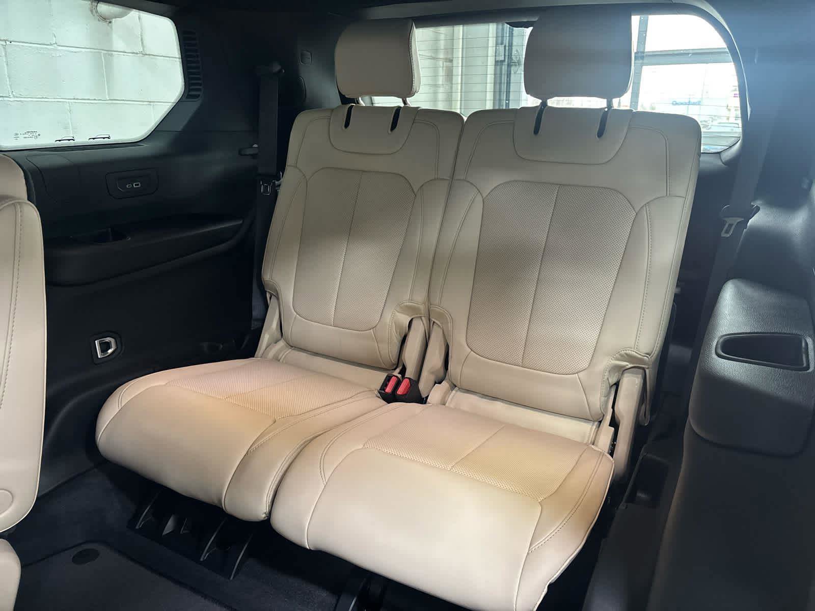 New 2026 Jeep Grand Cherokee L Limited w/ Luxury Tech Group II image 41