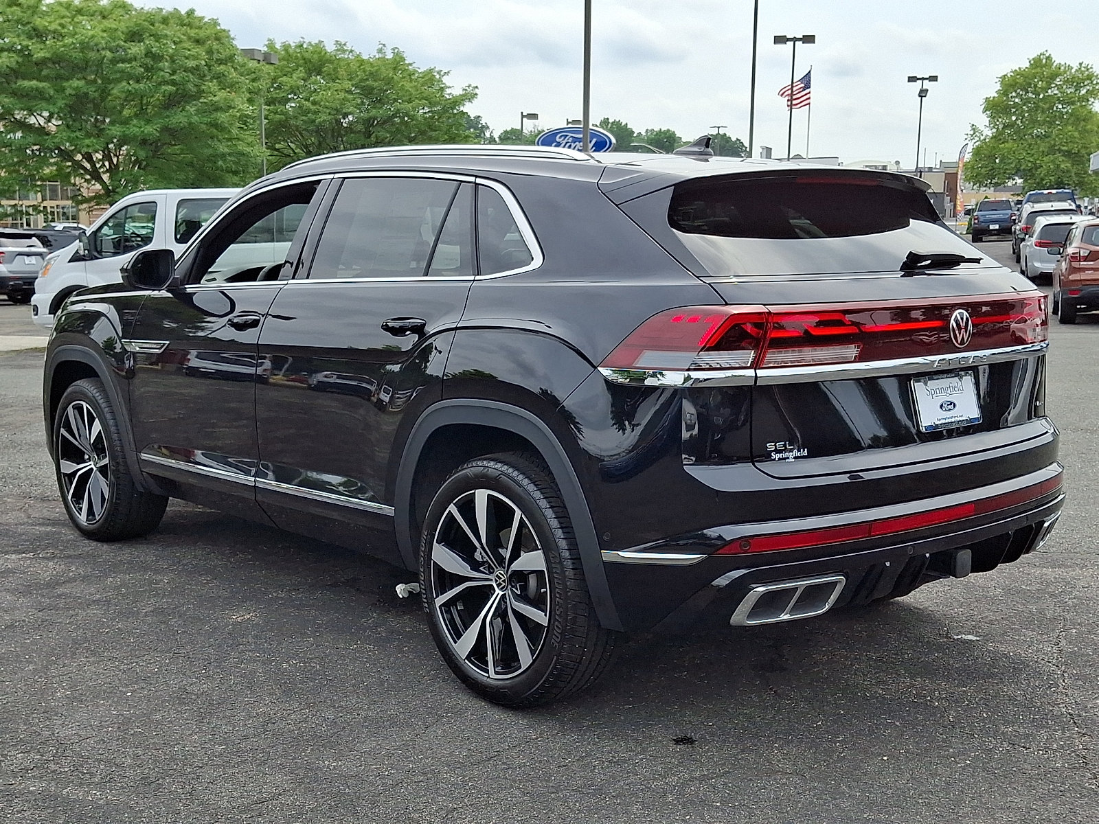 Used 2025 Volkswagen Atlas Cross Sport SEL Premium R-Line AWD/4WD image 4
