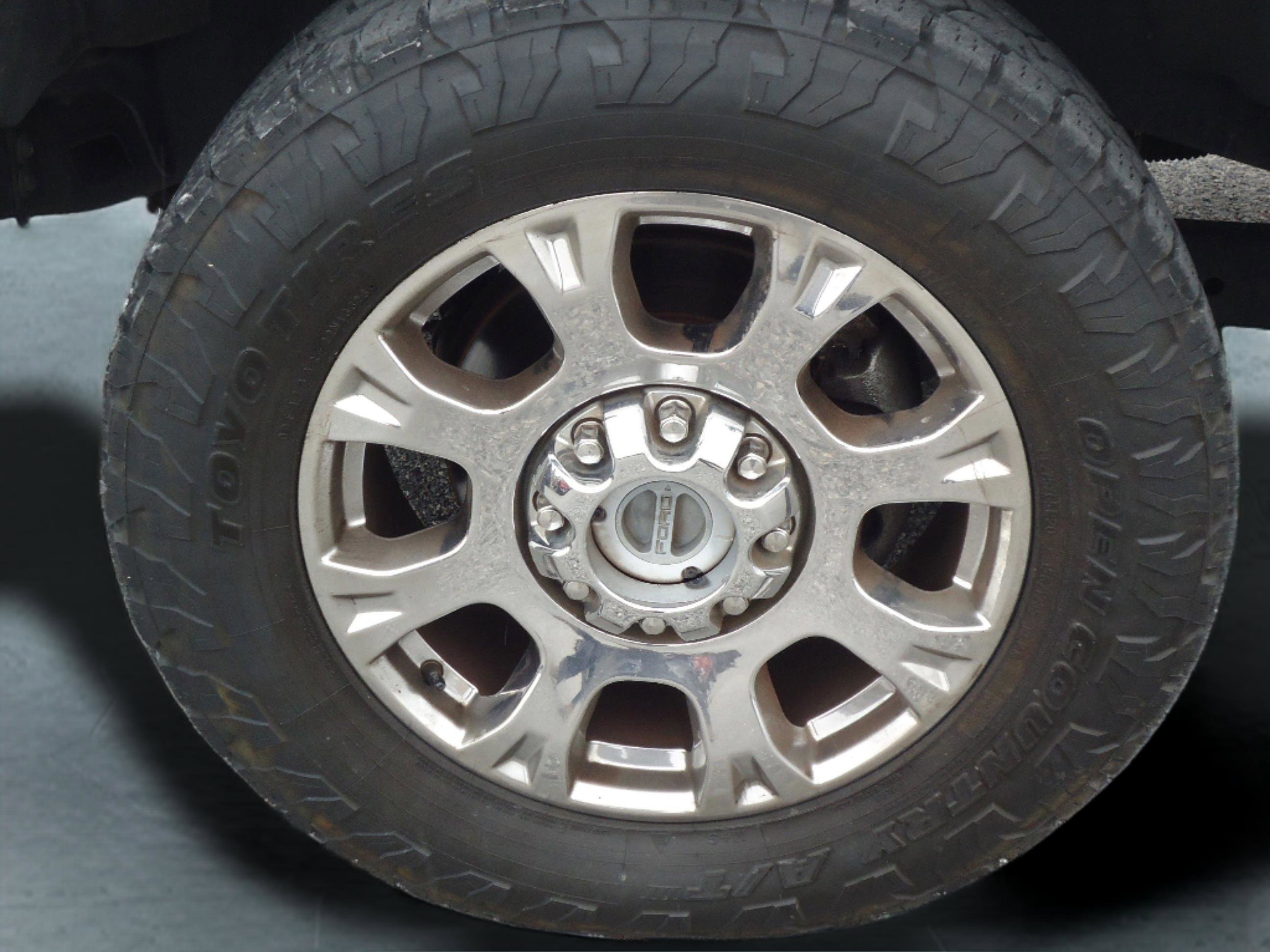 Used 2022 Ford F350 Lariat w/ Lariat Ultimate Package AWD/4WD image 9