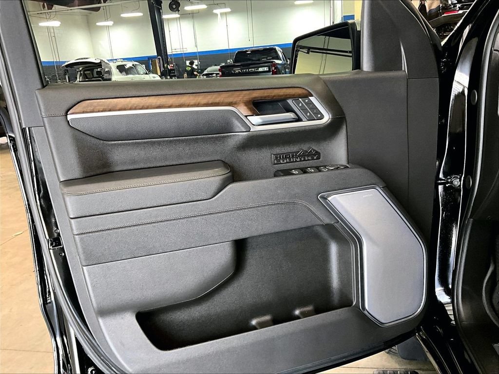 Used 2026 Chevrolet Silverado 1500 High Country AWD/4WD image 9