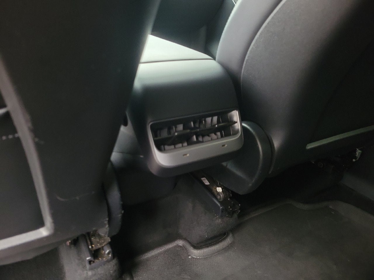 Used 2023 Tesla Model Y Long Range AWD/4WD image 12