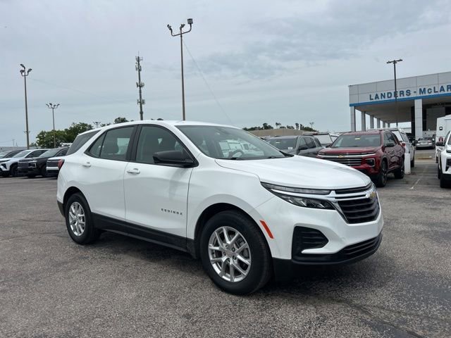 Used 2024 Chevrolet Equinox LS w/ Driver Confidence II Package FWD image 1