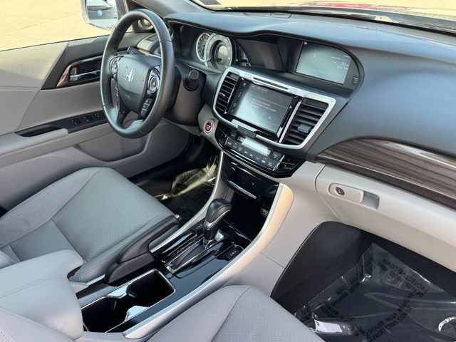 Used 2017 Honda Accord EX-L image 10