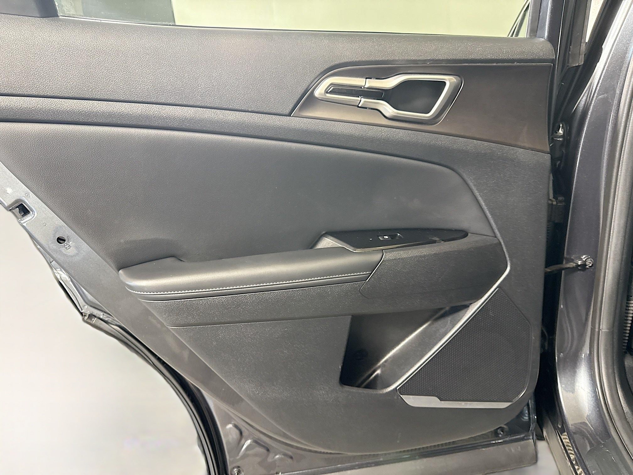 Used 2023 Kia Sportage EX FWD image 26