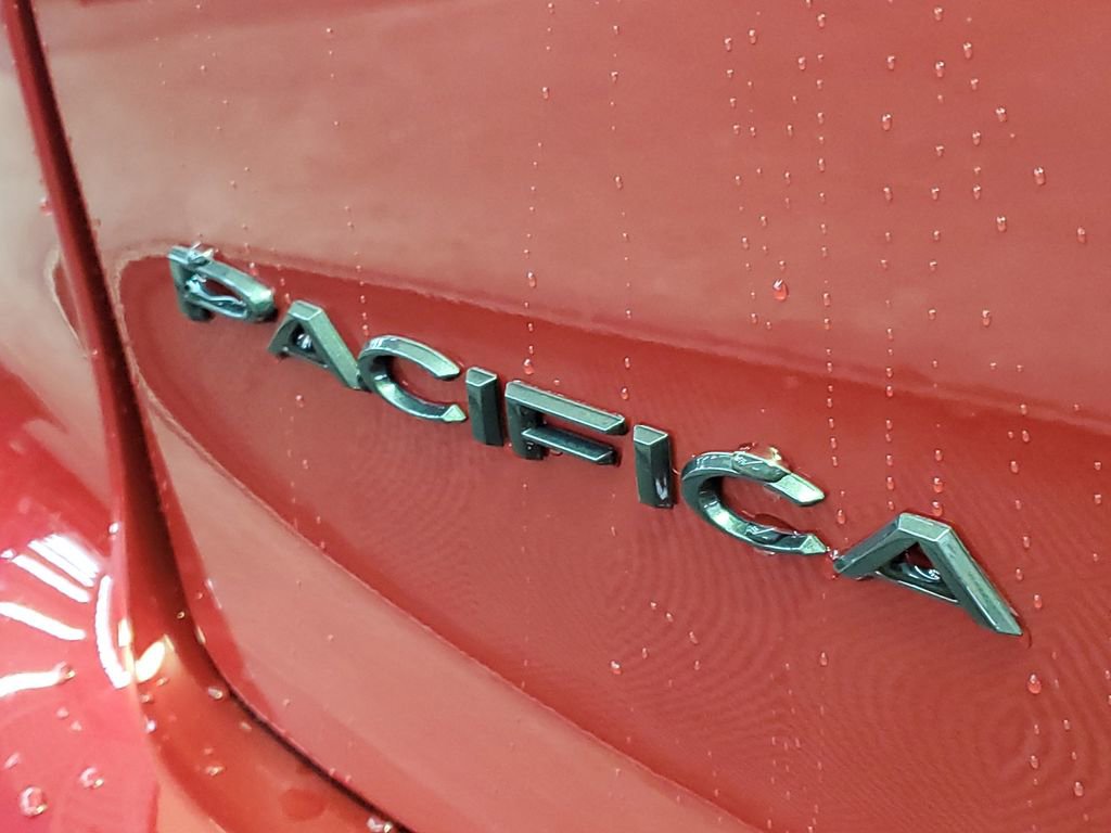 New 2026 Chrysler Pacifica Select image 6