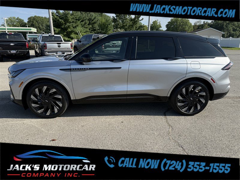 Used 2024 Lincoln Nautilus Reserve w/ Equipment Group 202A AWD/4WD image 6