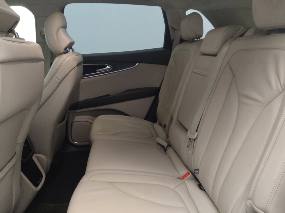 Used 2017 Lincoln MKX Select w/ Select Plus Package FWD image 18