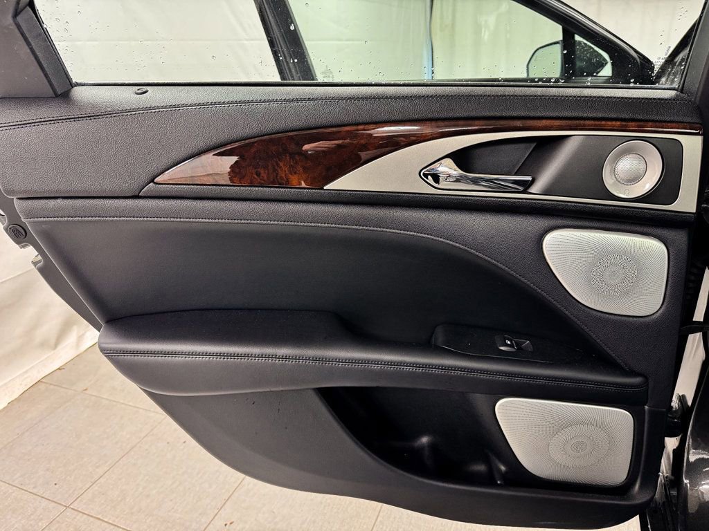Used 2019 Lincoln MKZ Reserve w/ Luxury Package AWD/4WD image 16