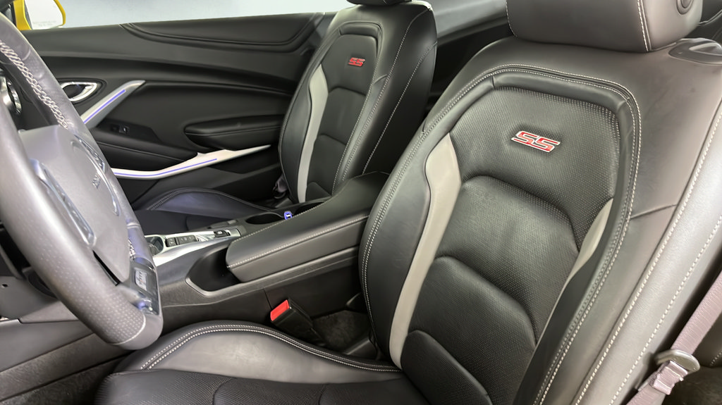 Used 2017 Chevrolet Camaro SS RWD image 34