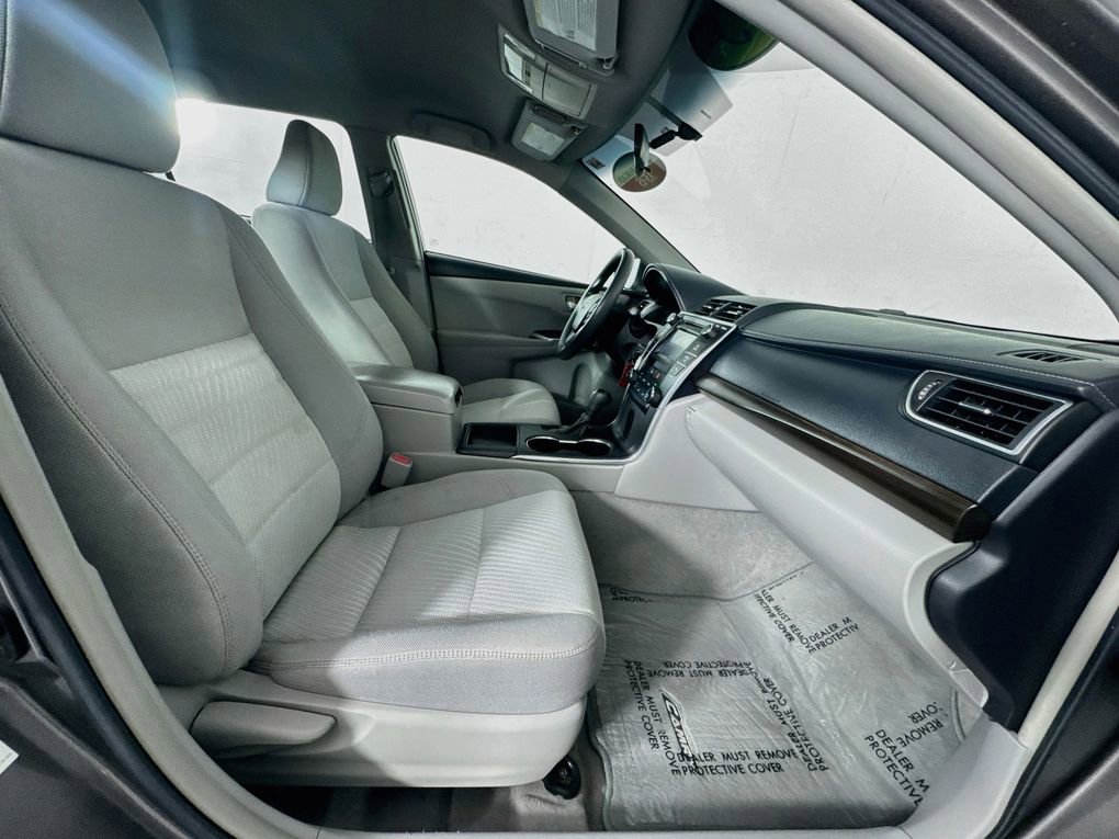 Used 2015 Toyota Camry LE FWD image 28