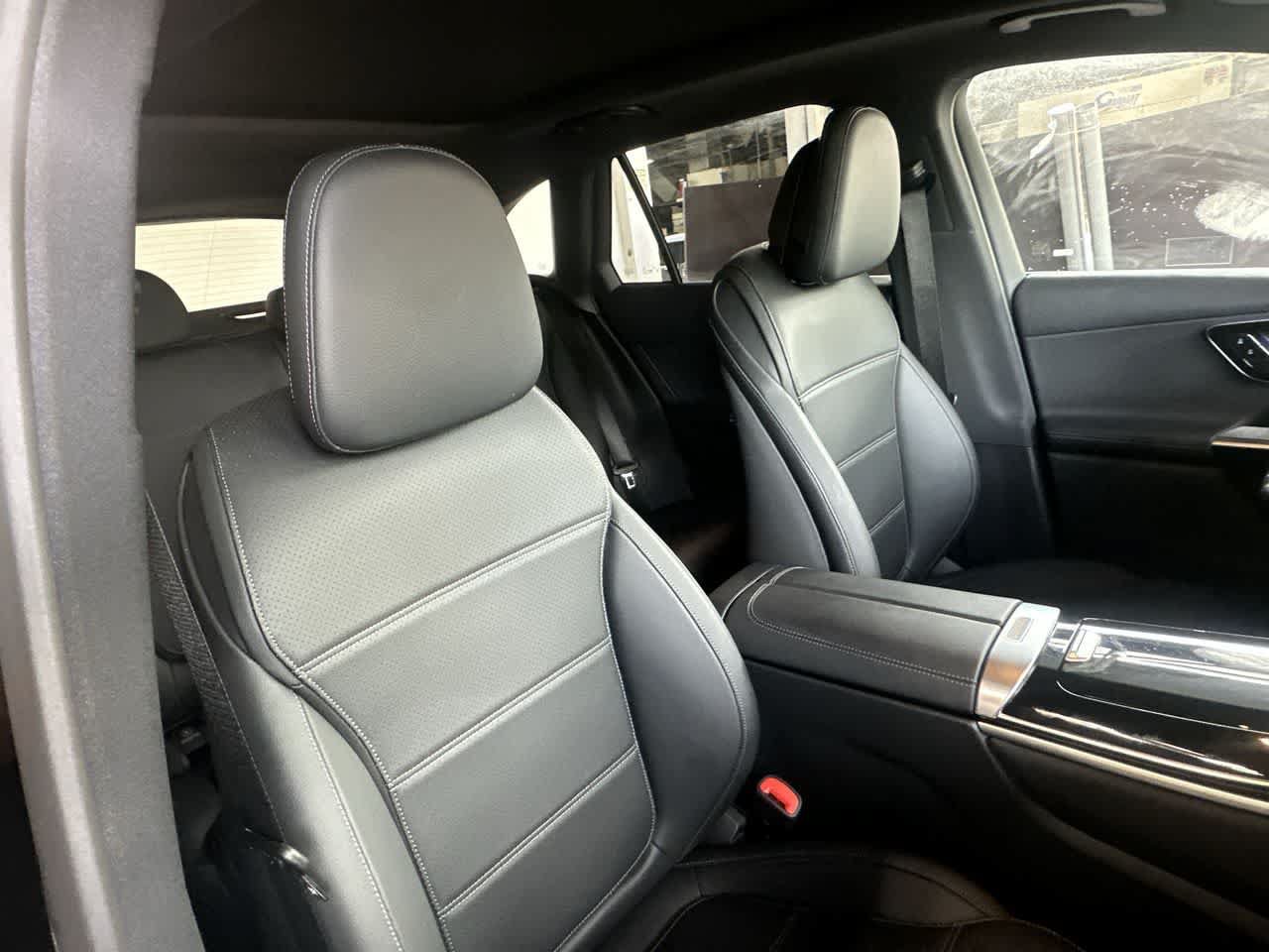 Used 2026 Mercedes-Benz GLC 300 image 27