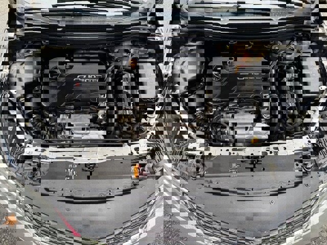 Used 2017 Chevrolet Cruze LT w/ Convenience Package image 13