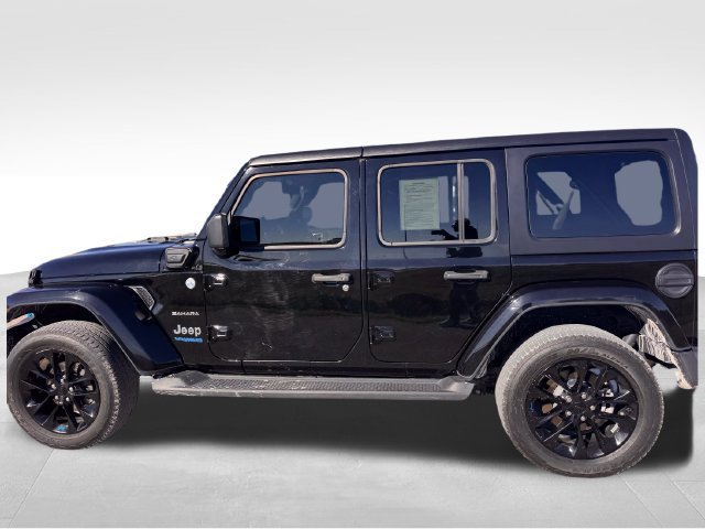 Used 2022 Jeep Wrangler Unlimited Sahara w/ Cold Weather Group AWD/4WD image 28