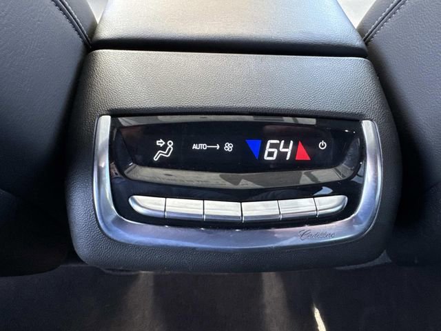 Used 2025 Cadillac XT6 Luxury image 16