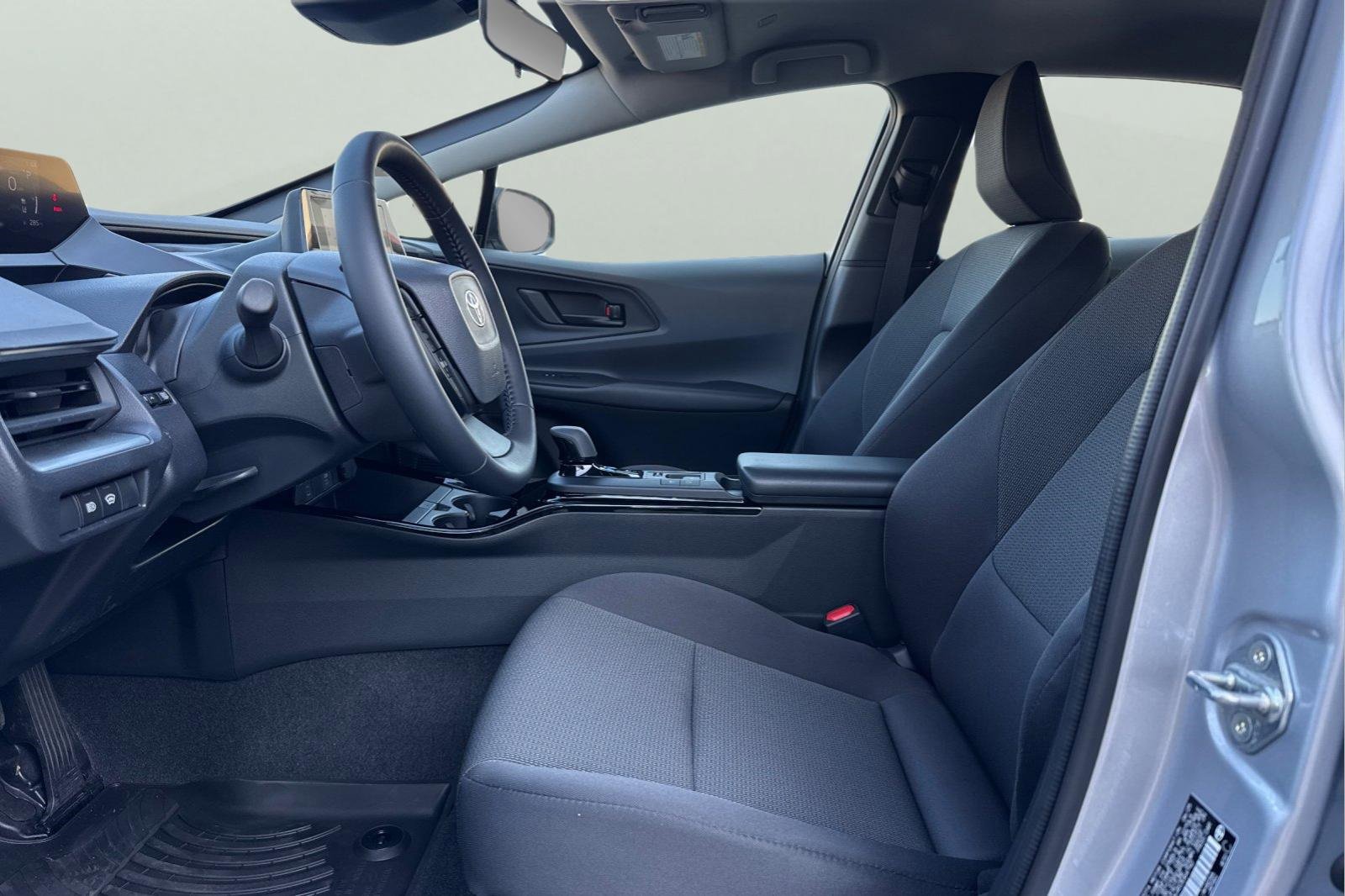 Certified 2025 Toyota Prius LE image 15