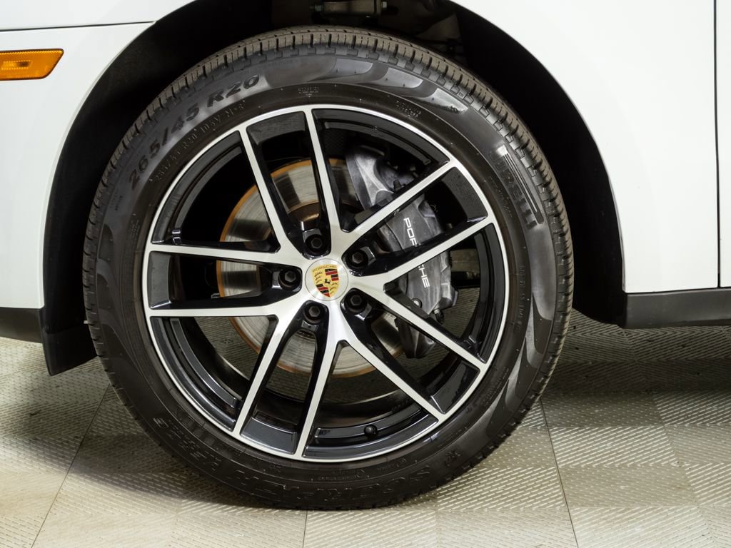 Certified 2024 Porsche Macan AWD/4WD image 39