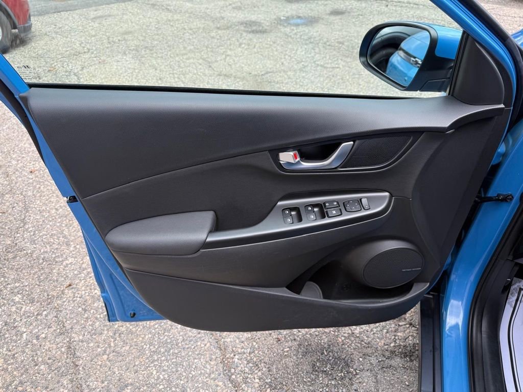 Certified 2023 Hyundai Kona Limited image 11