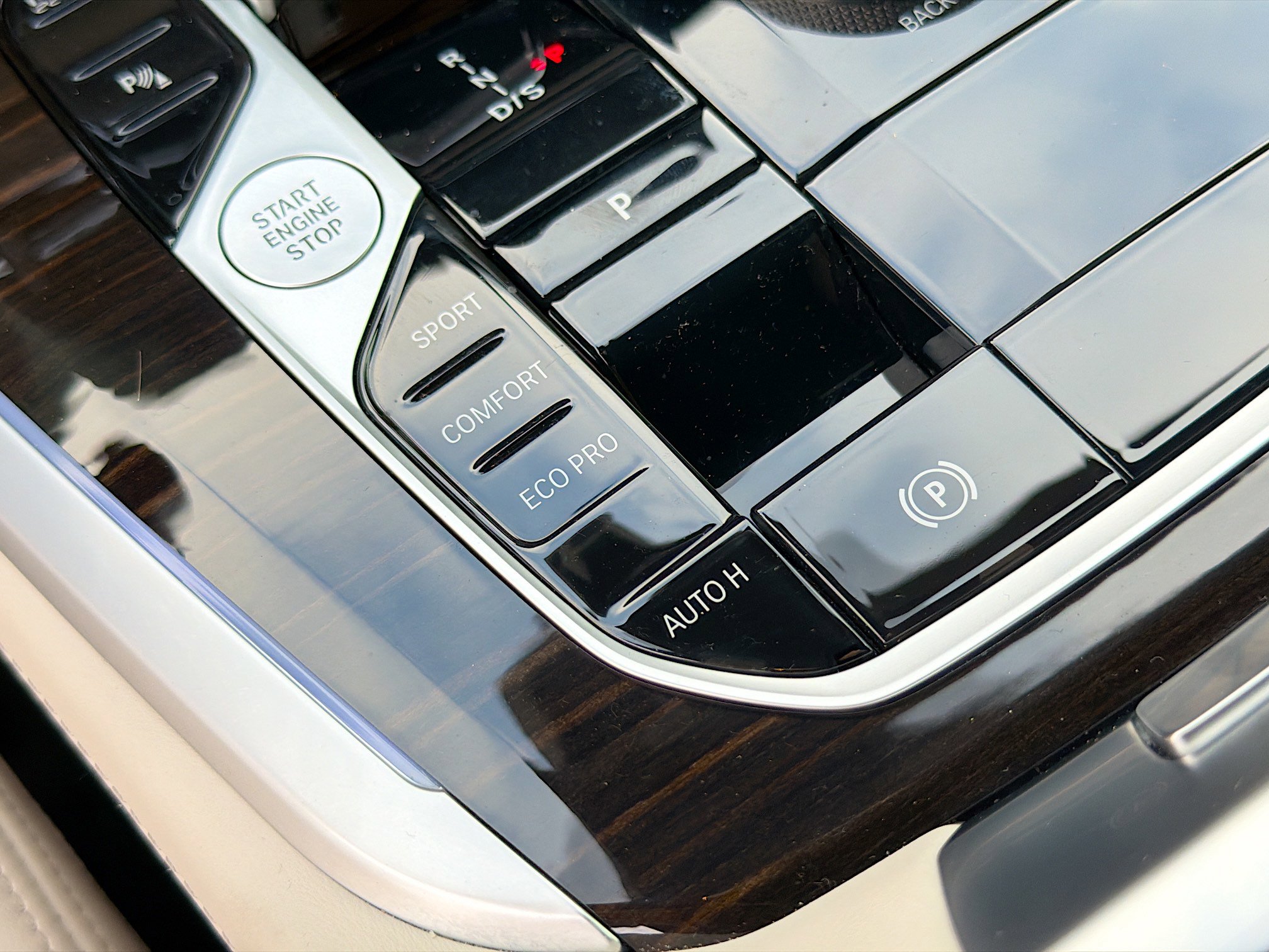 Used 2024 BMW X5 sDrive40i w/ M Sport Package image 30