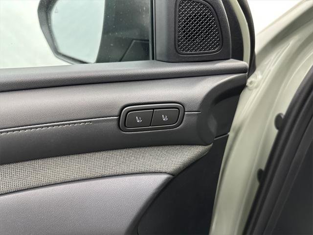 New 2025 Hyundai Santa Cruz Limited image 12