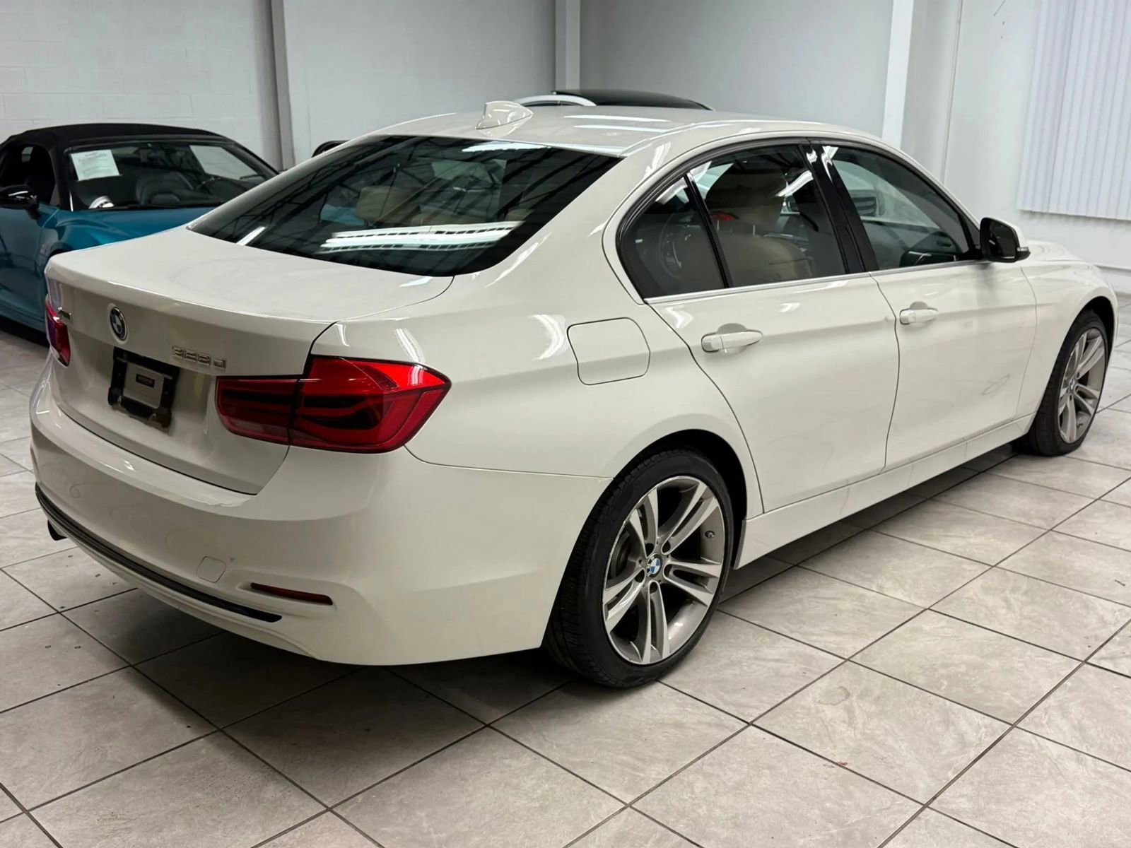 Used 2018 BMW 328d xDrive Sedan image 9