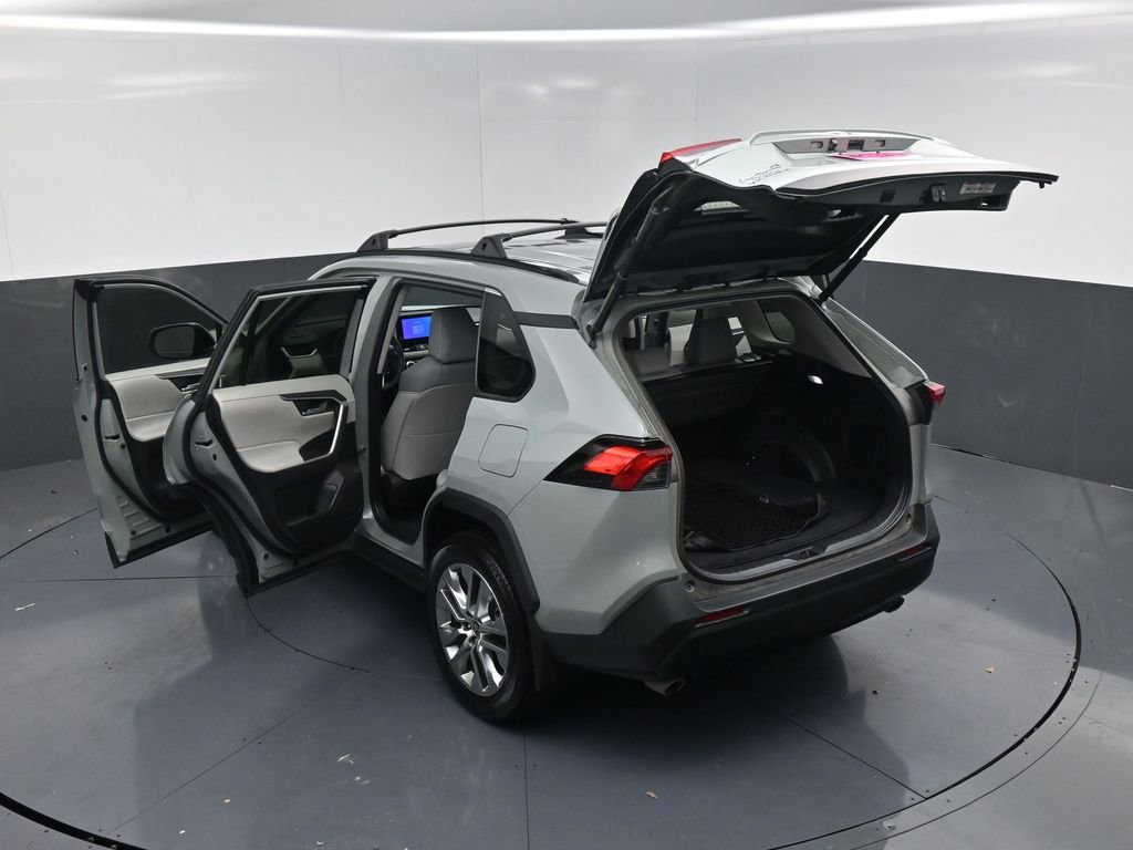 Used 2023 Toyota RAV4 XLE Premium image 21