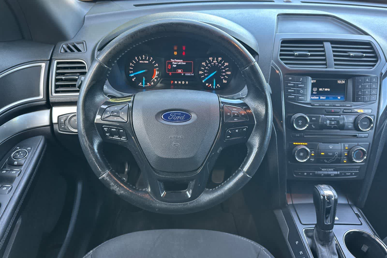 Used 2017 Ford Explorer XLT FWD image 16