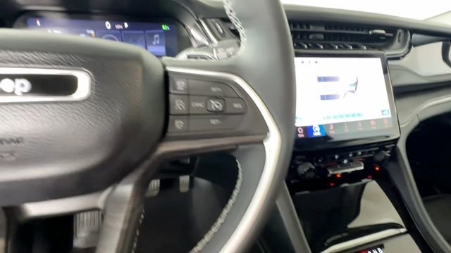 Used 2023 Jeep Grand Cherokee 4WD 4xe w/ Luxury Tech Group II image 30