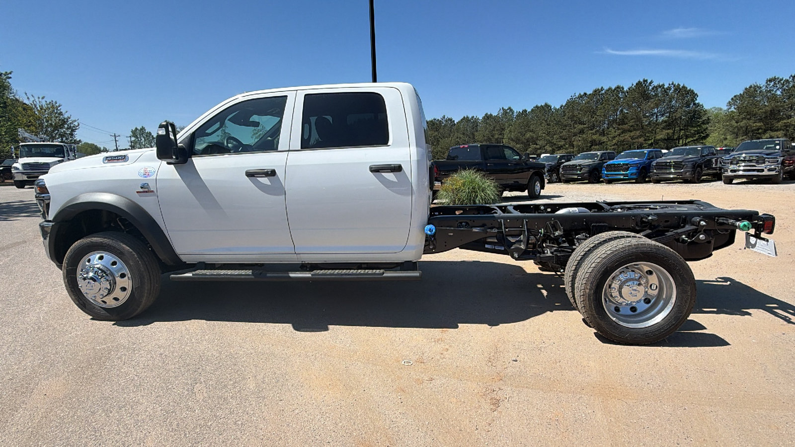 New 2026 RAM 5500 Tradesman w/ Chrome Appearance Group AWD/4WD image 11