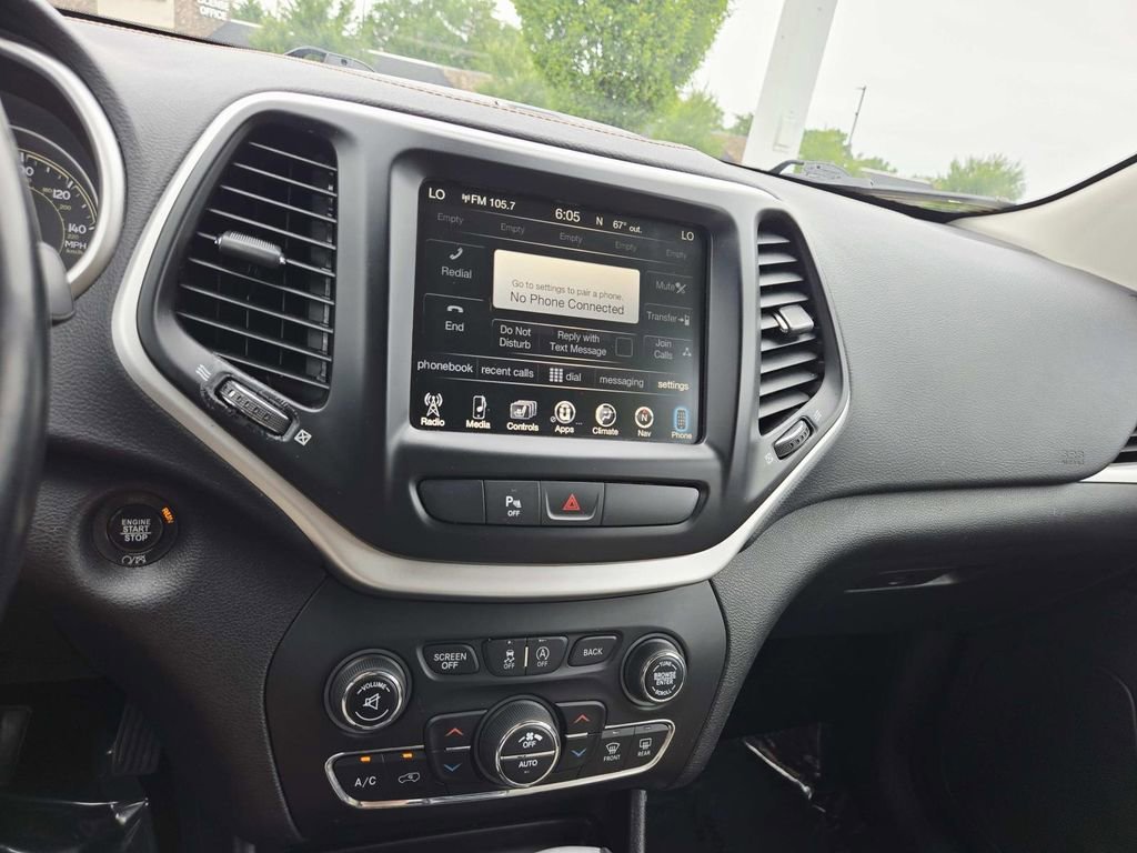 Used 2018 Jeep Cherokee Limited w/ Trailer Tow Group AWD/4WD image 24