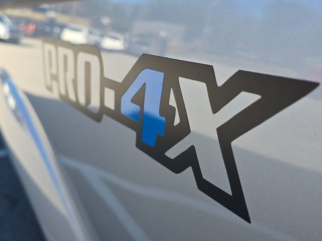 Used 2018 Nissan Frontier PRO-4X image 10