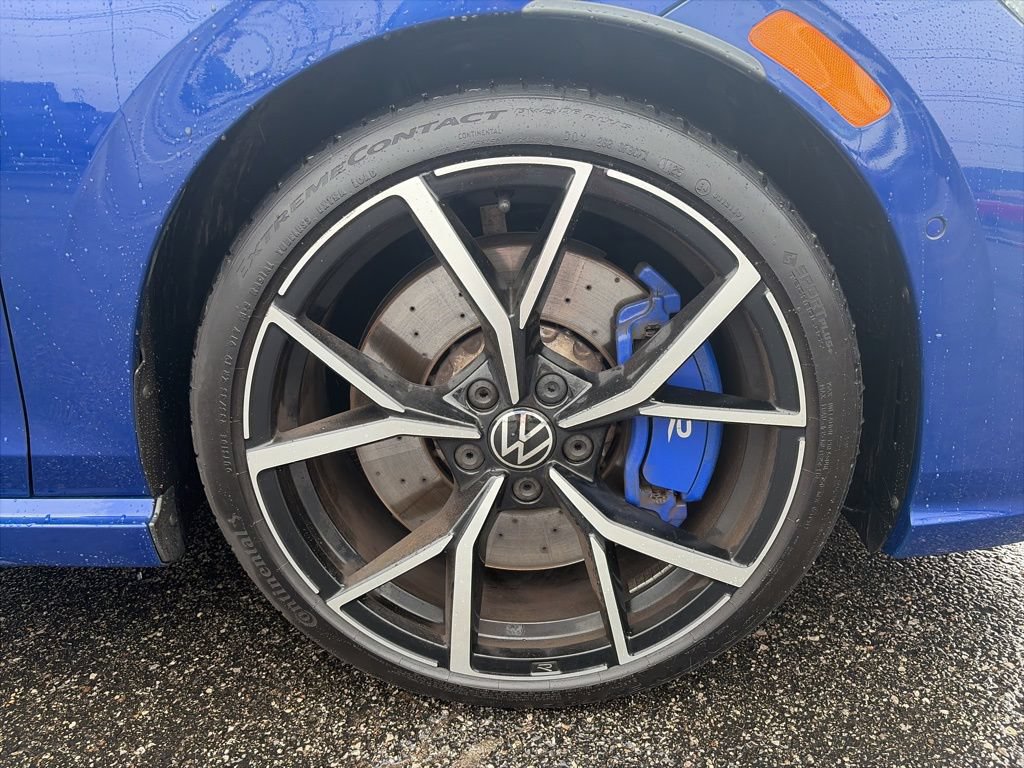 Used 2024 Volkswagen Golf R AWD/4WD image 9