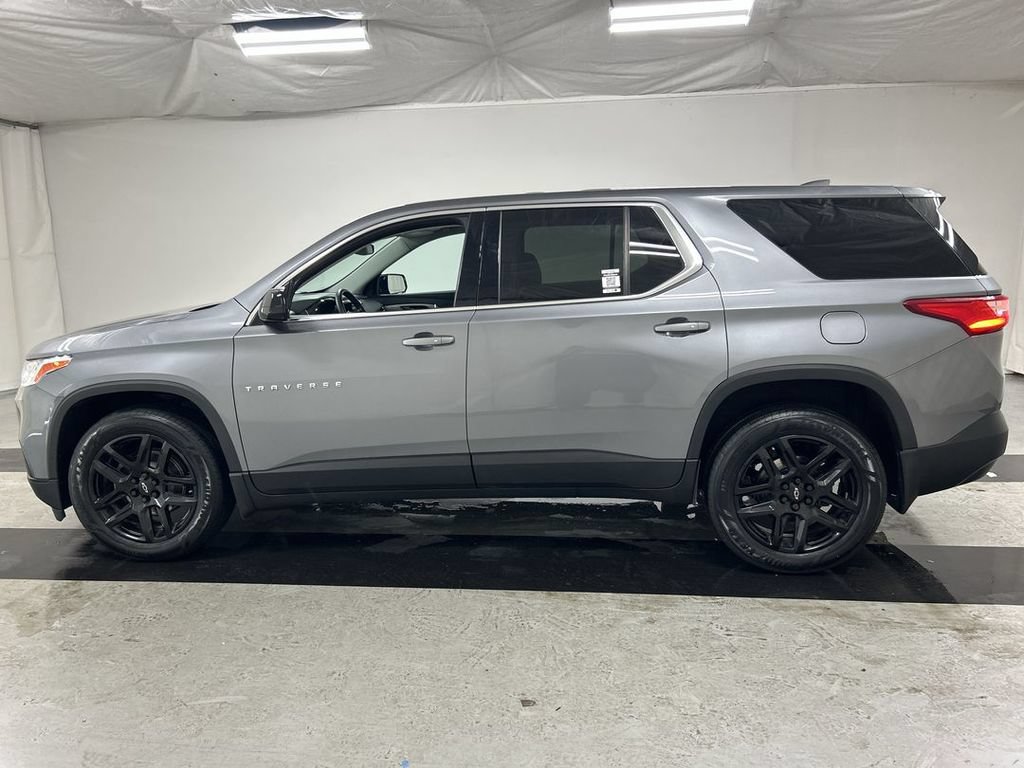 Used 2020 Chevrolet Traverse LS w/ LPO, Black Accent Package AWD/4WD image 6