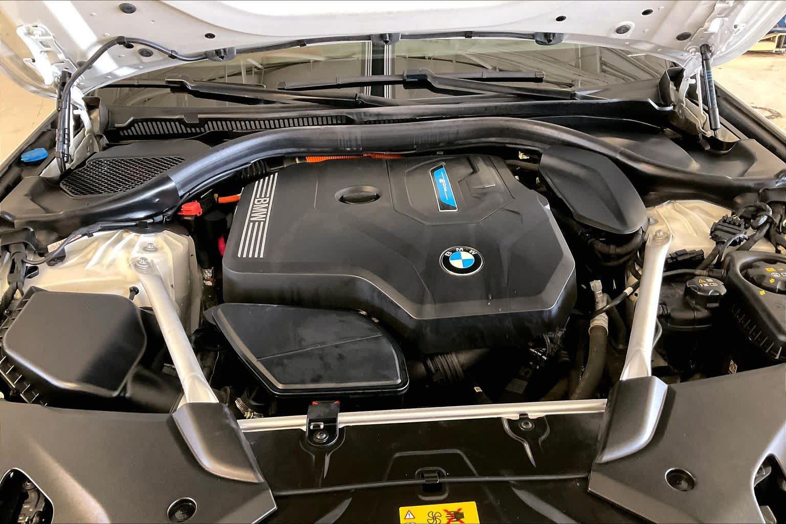 Used 2023 BMW 530e w/ M Sport Package RWD image 28