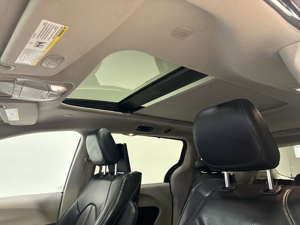 Used 2017 Chrysler Pacifica Limited w/ UConnect Theater Package image 36