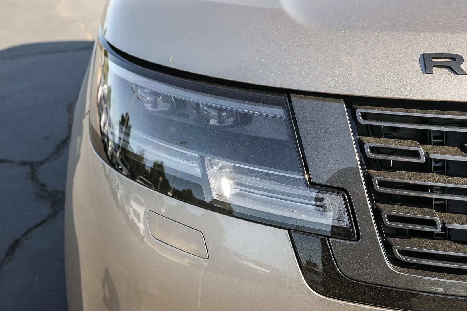 New 2026 Land Rover Range Rover Long Wheelbase SE AWD/4WD image 15
