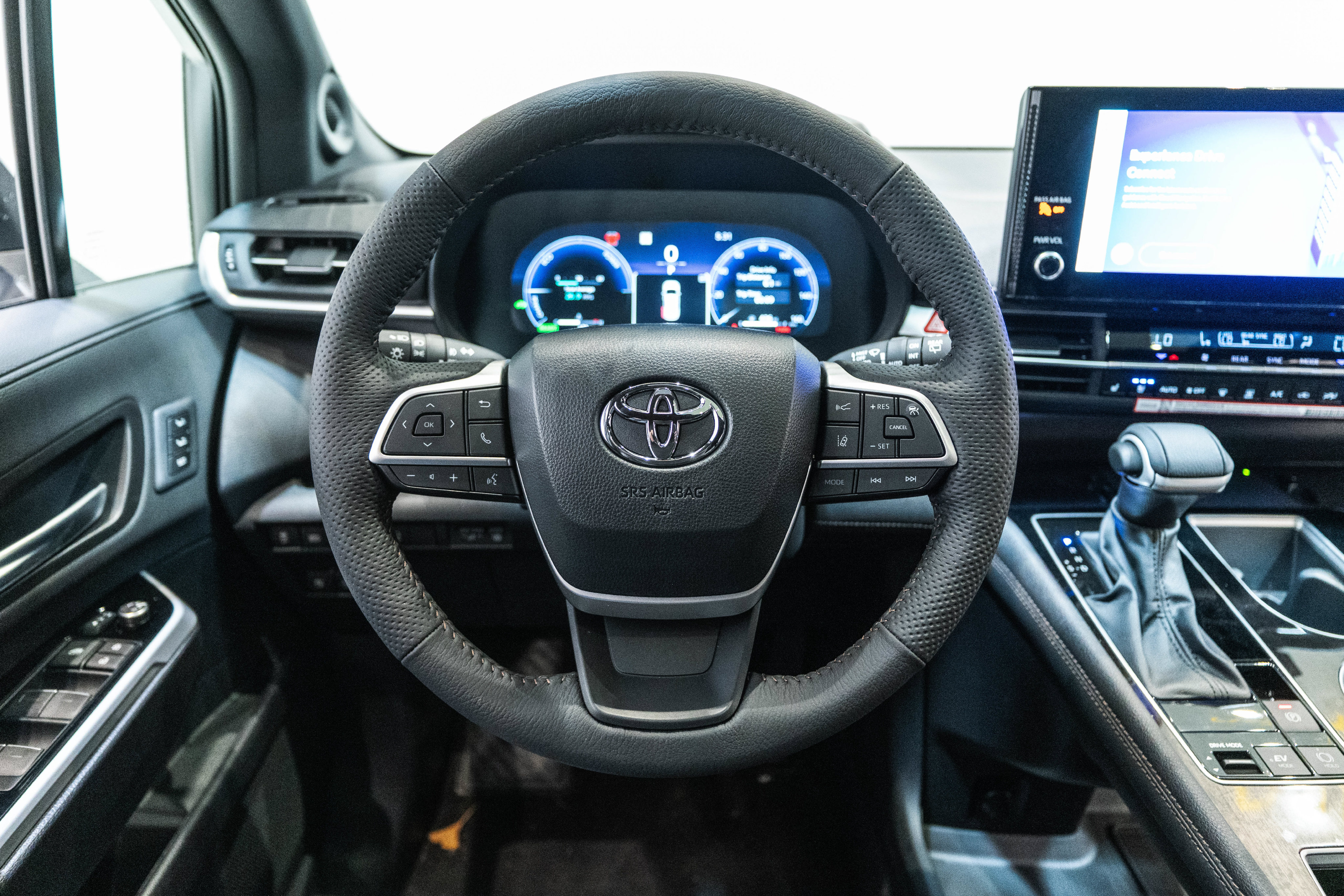Certified 2026 Toyota Sienna Platinum AWD/4WD image 16