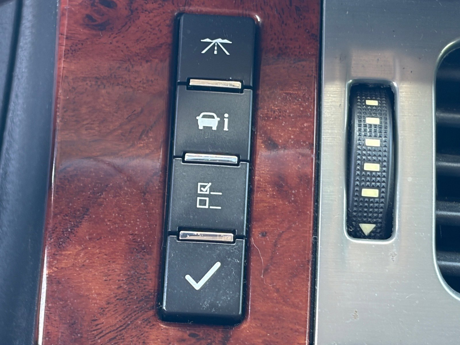 Used 2011 Chevrolet Suburban LS w/ Convenience Package 1 image 27