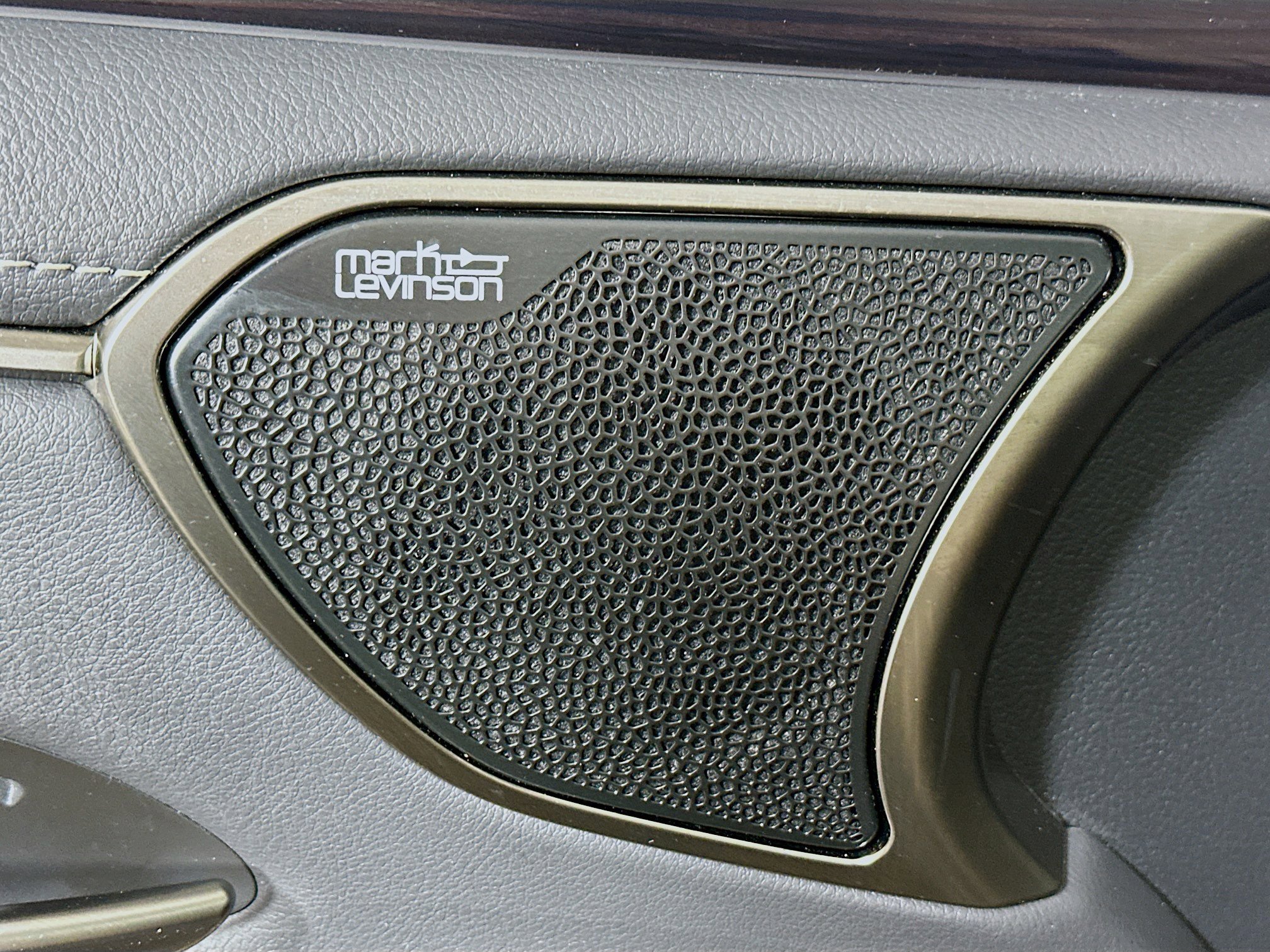 Used 2019 Lexus ES 350 Luxury w/ Accessory Package 2 image 19