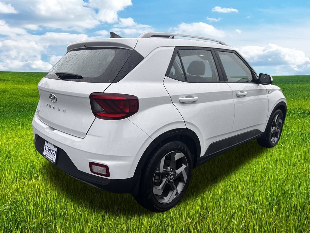 Used 2022 Hyundai Venue SEL image 6