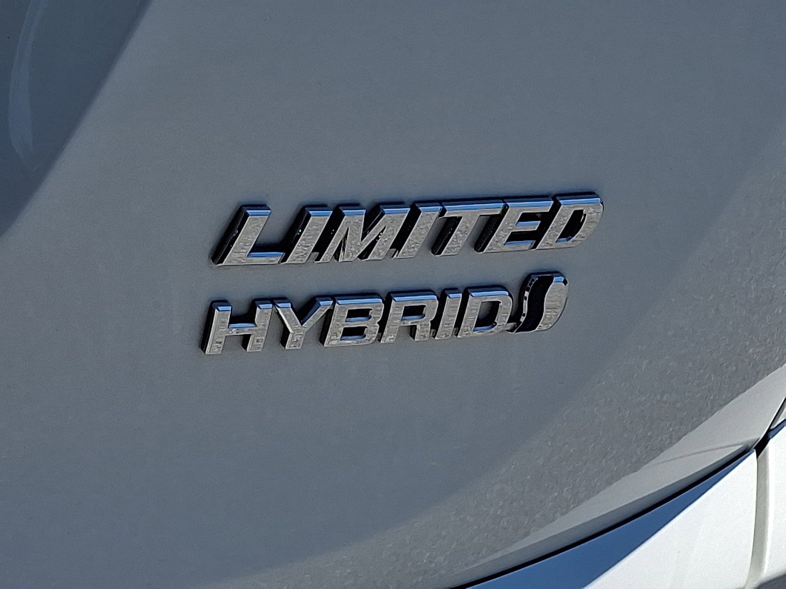 Used 2018 Toyota RAV4 Limited w/ Advanced Technology Package AWD/4WD image 31