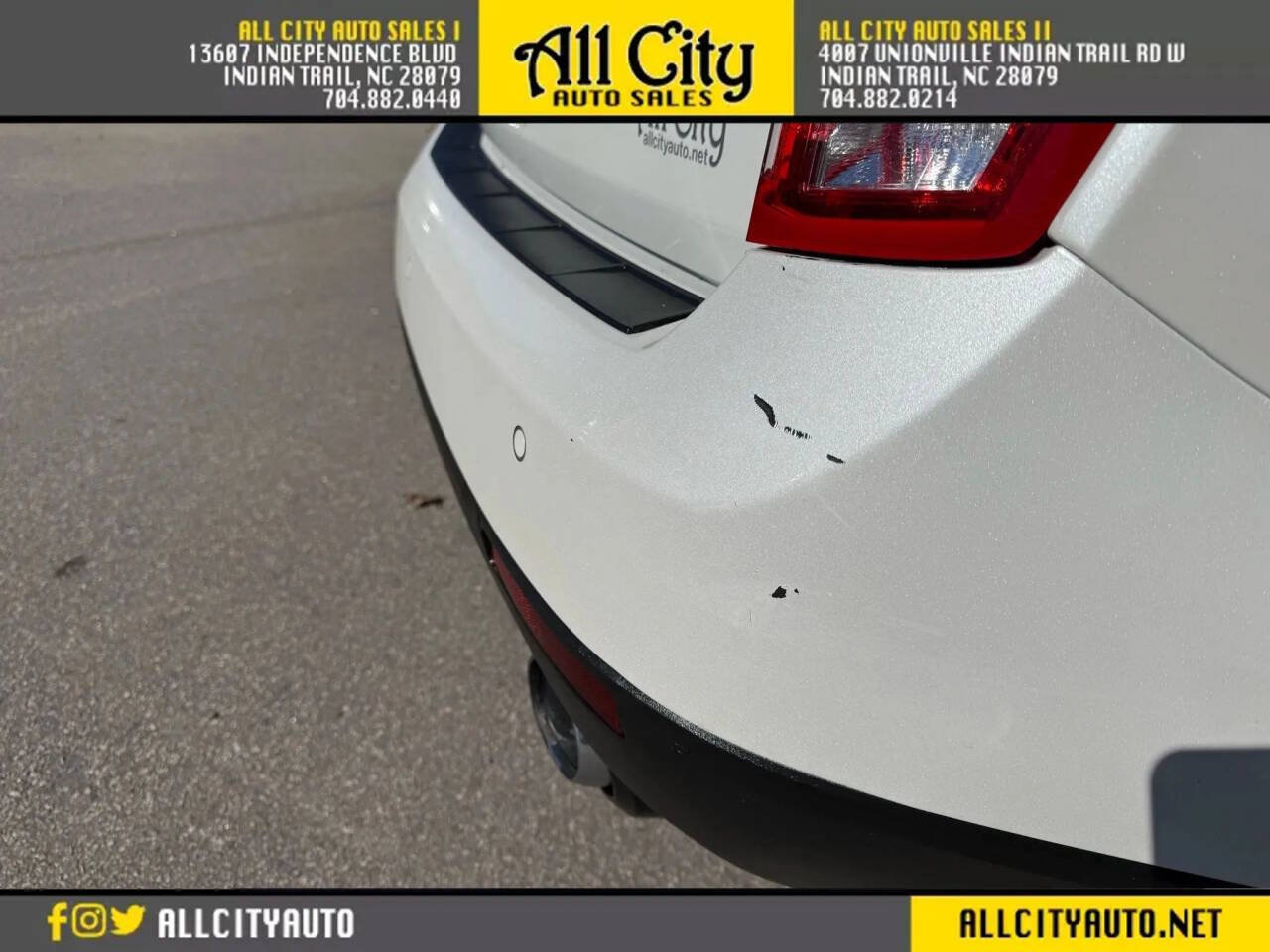 Used 2010 Cadillac SRX Premium image 42