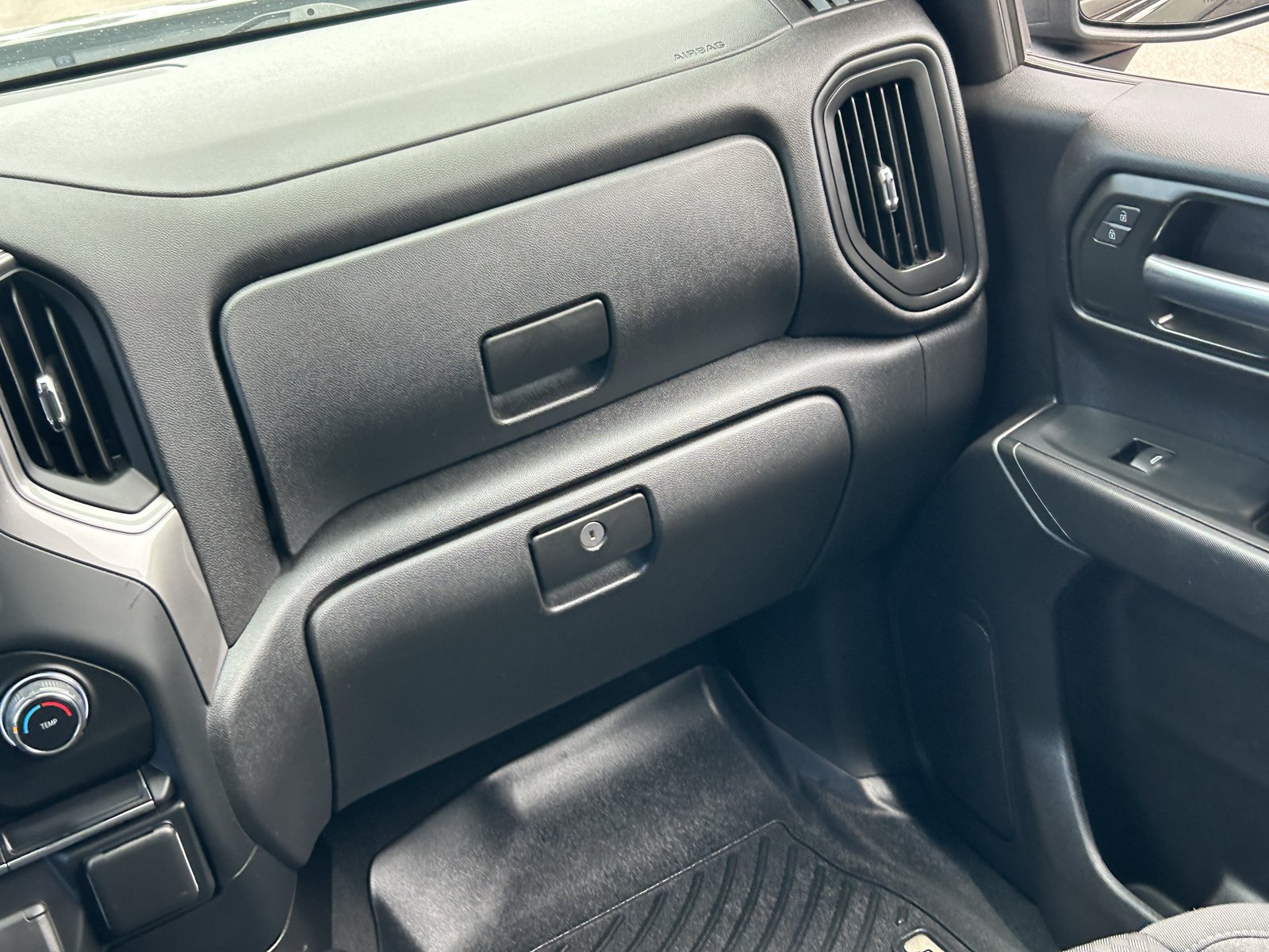 Certified 2024 Chevrolet Silverado 1500 Custom AWD/4WD image 17