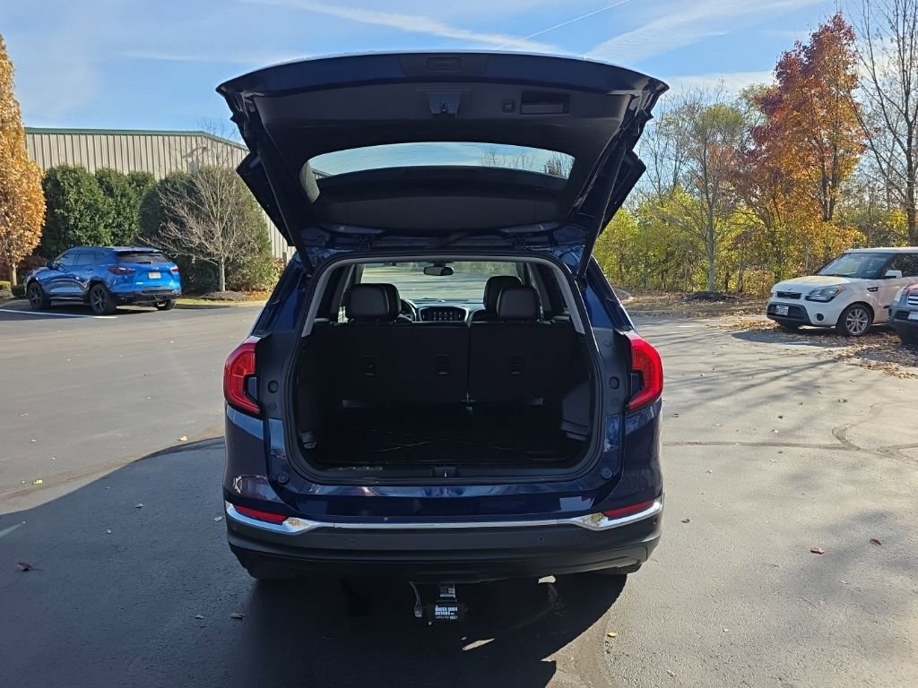 Used 2022 GMC Terrain SLT image 39