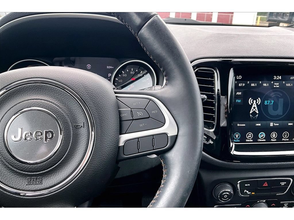 Used 2018 Jeep Compass Limited w/ Navigation Group AWD/4WD image 11
